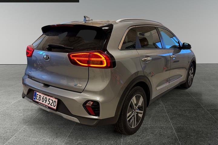 Grå Kia Niro fra 2020