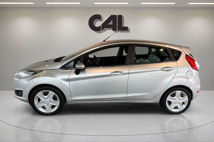Sølv Ford Fiesta fra 2017