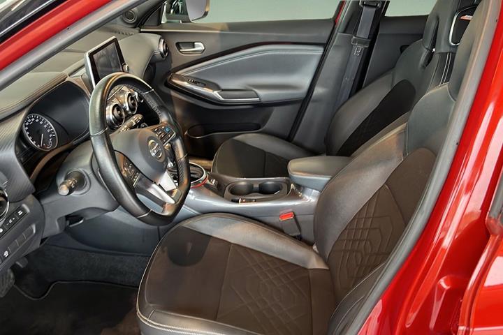 Rød Nissan Juke fra 2021