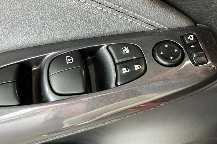 Rød Nissan Juke fra 2021