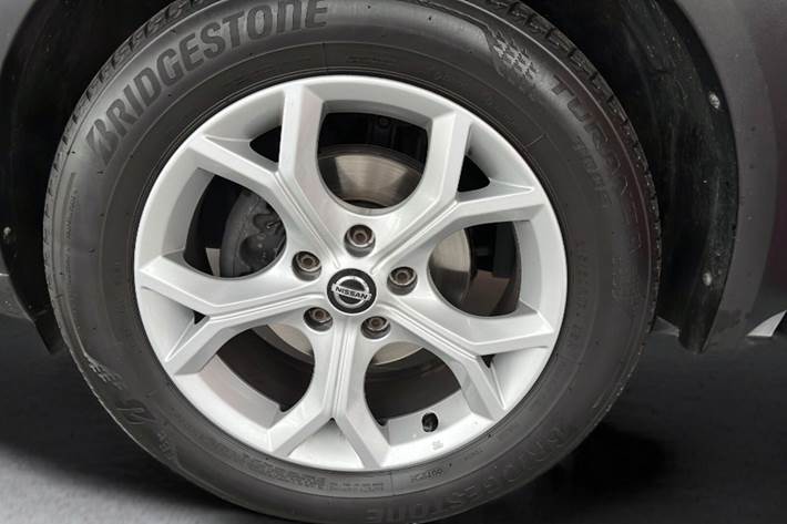 Rød Nissan Juke fra 2021