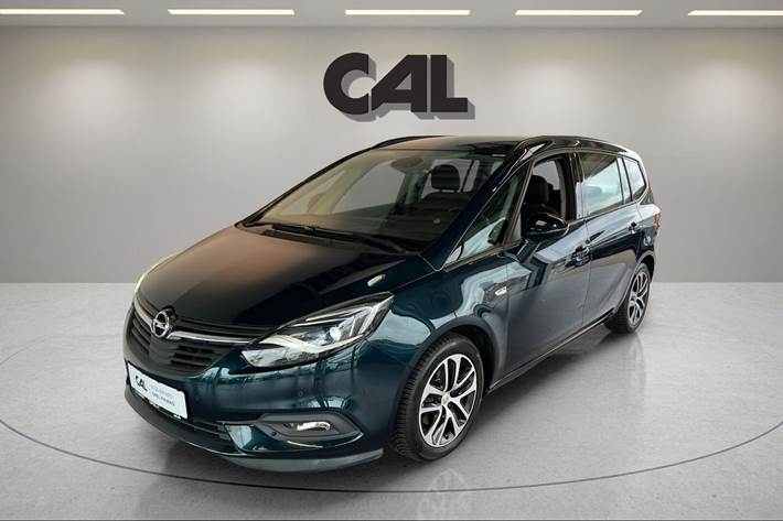 Blå Opel Zafira Tourer fra 2018 set udefra