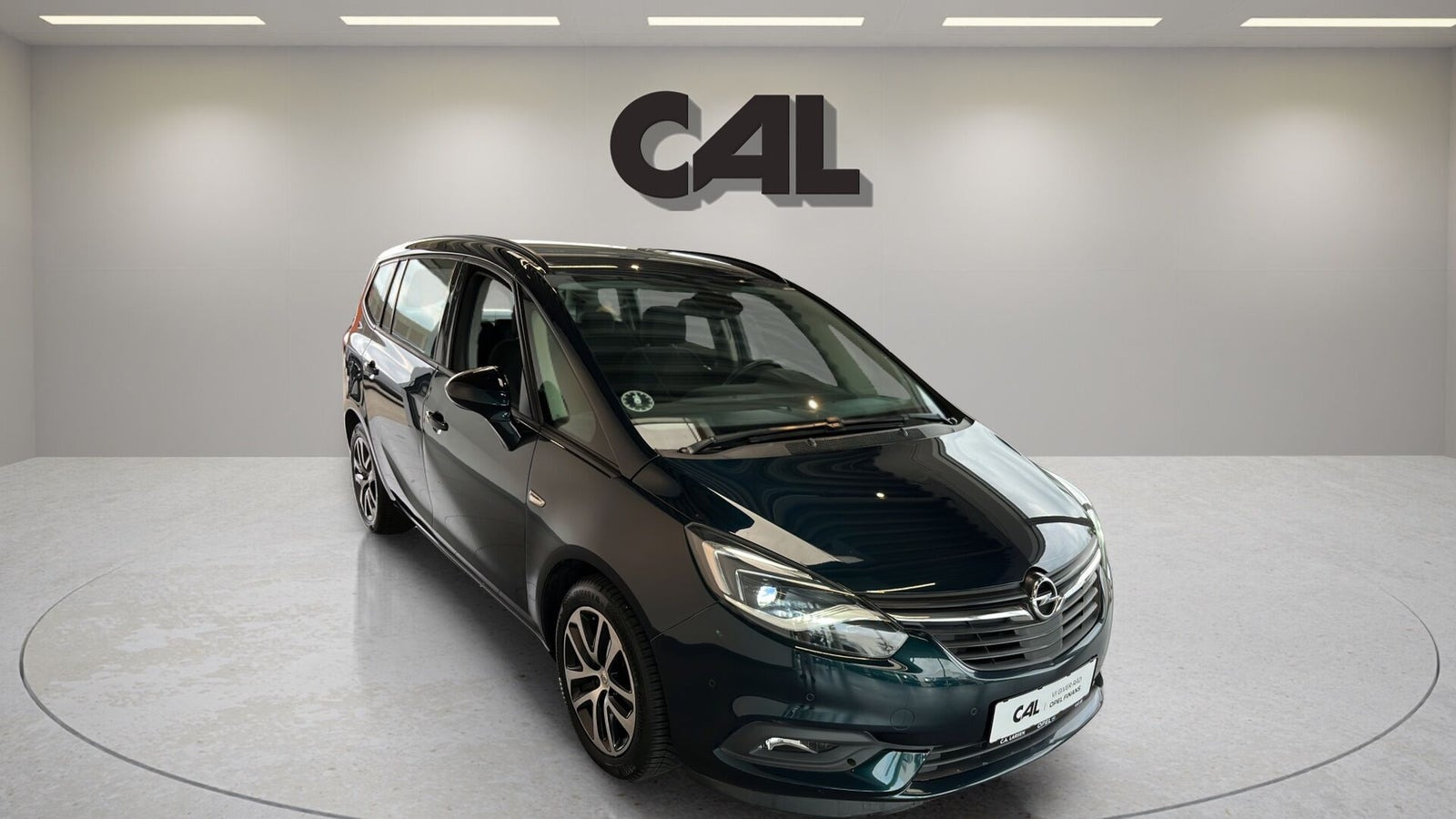 Blå Opel Zafira Tourer fra 2018