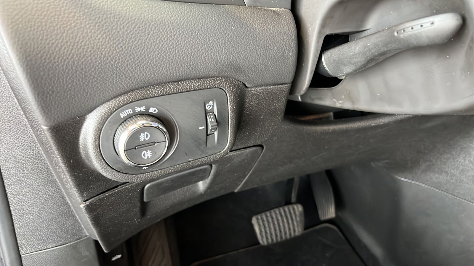 Blå Opel Zafira Tourer fra 2018