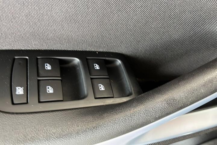 Blå Opel Zafira Tourer fra 2018