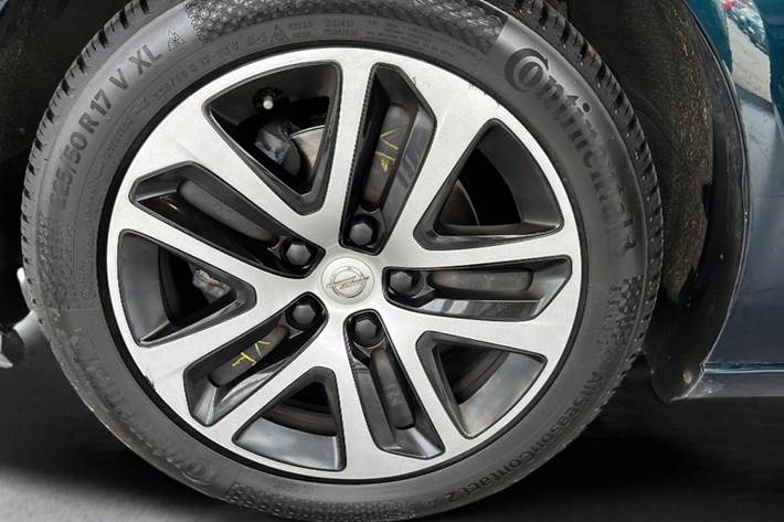 Blå Opel Zafira Tourer fra 2018