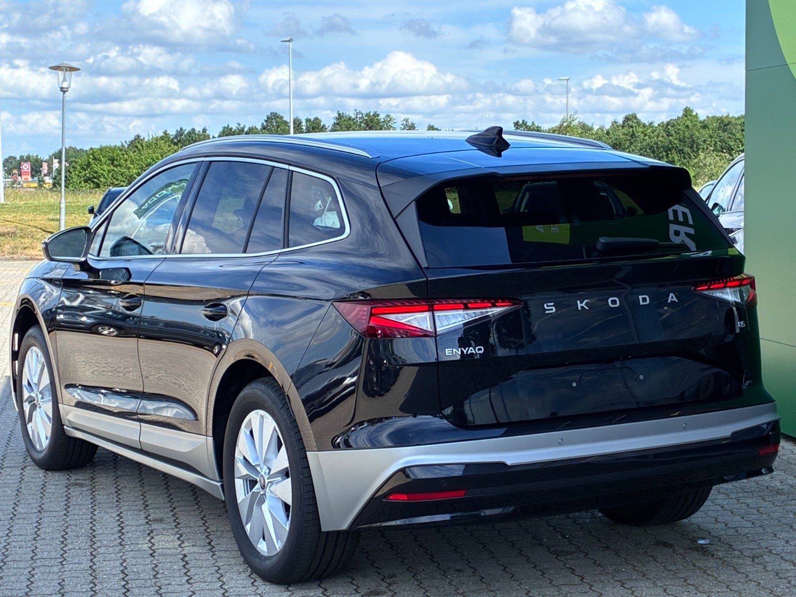 Sort Skoda Enyaq fra 2027