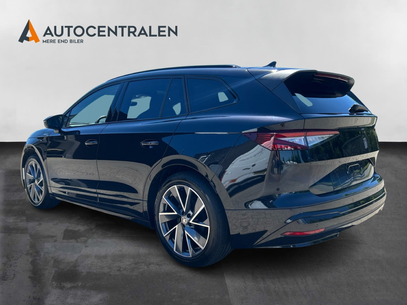 Sort Skoda Enyaq fra 2025