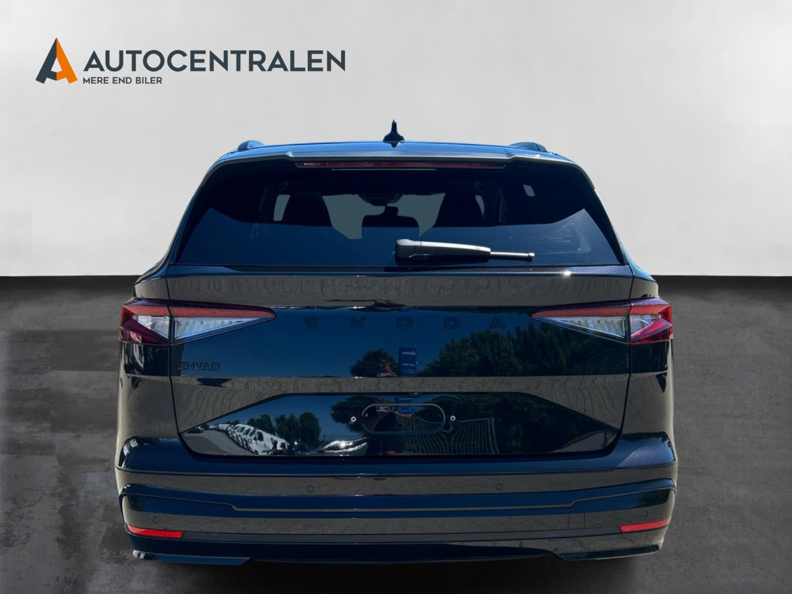 Sort Skoda Enyaq fra 2025