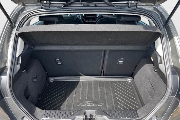 Grå Ford Fiesta fra 2018
