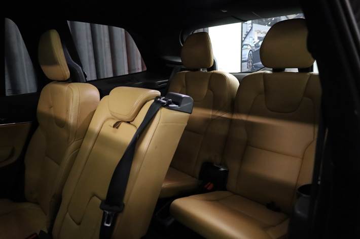 Sort Volvo XC90 fra 2015