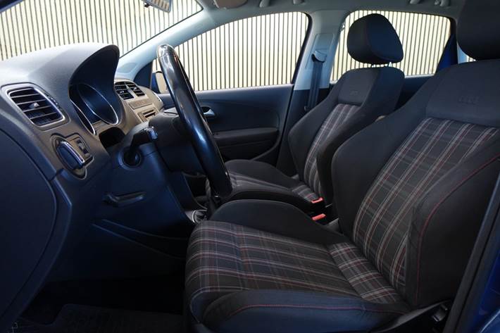 Blå VW Polo fra 2015