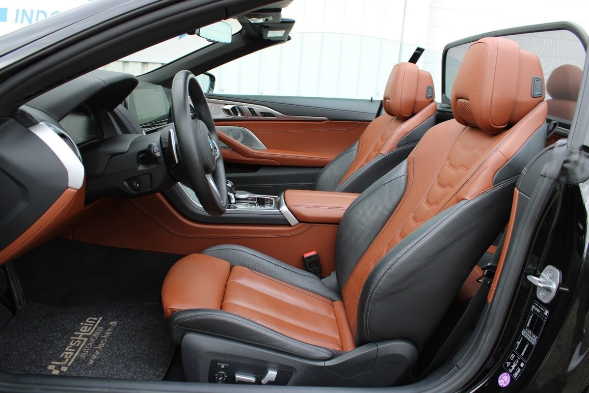 Sort BMW M850i fra 2021