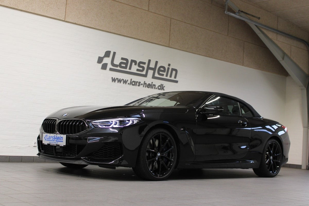 Sort BMW M850i fra 2021