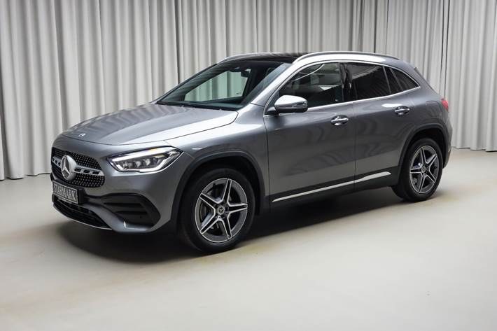 Grå Mercedes GLA250 e fra 2023