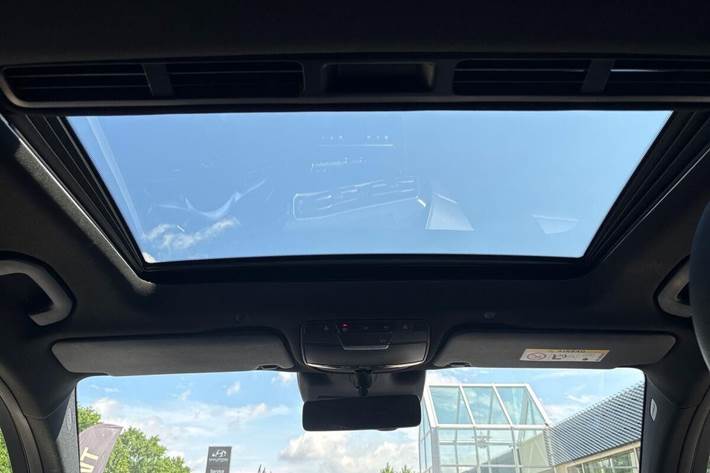 Grå Mercedes EQC400 fra 2021