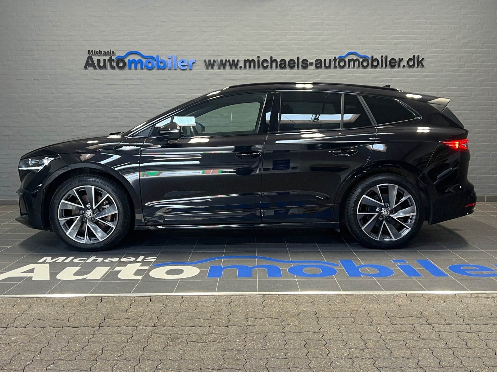 Sort Skoda Enyaq fra 2025