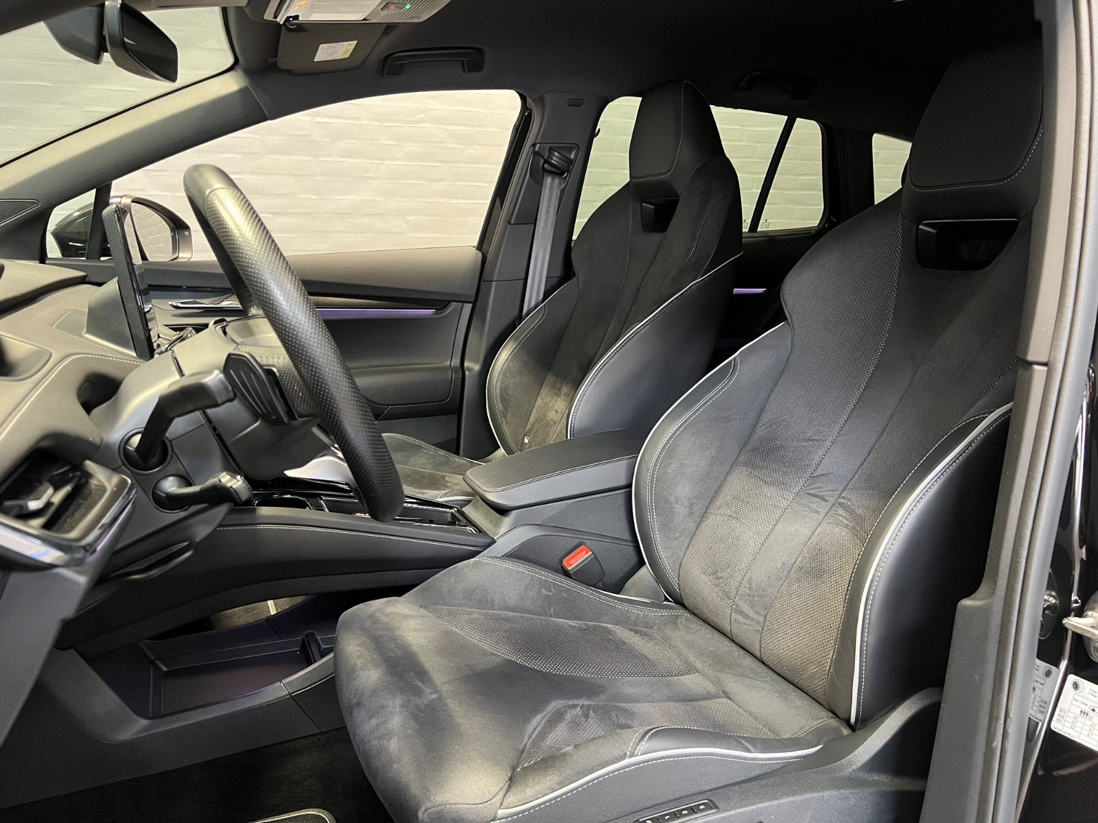Sort Skoda Enyaq fra 2025
