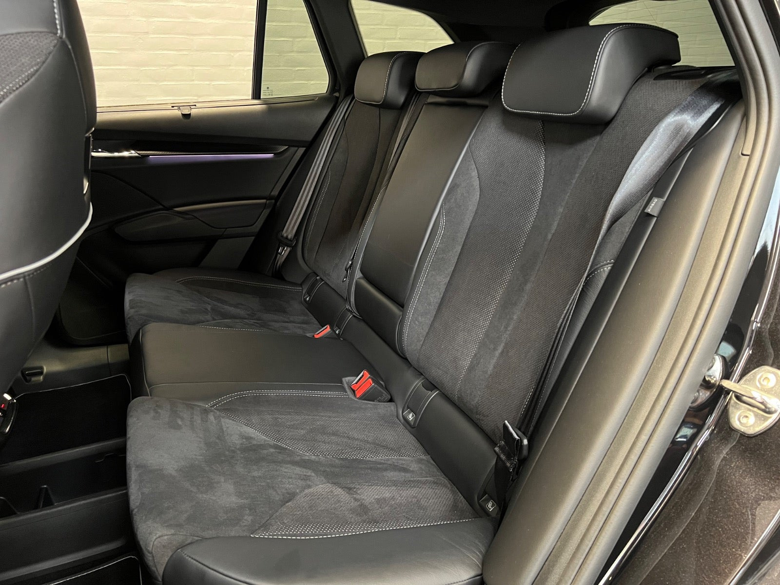 Sort Skoda Enyaq fra 2025