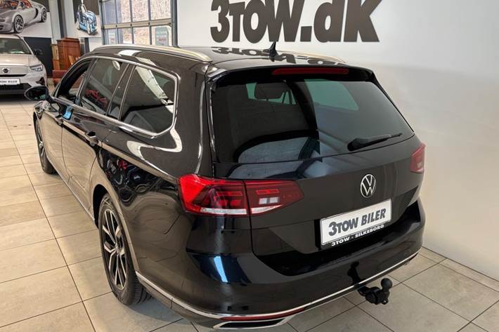 Sort VW Passat fra 2021