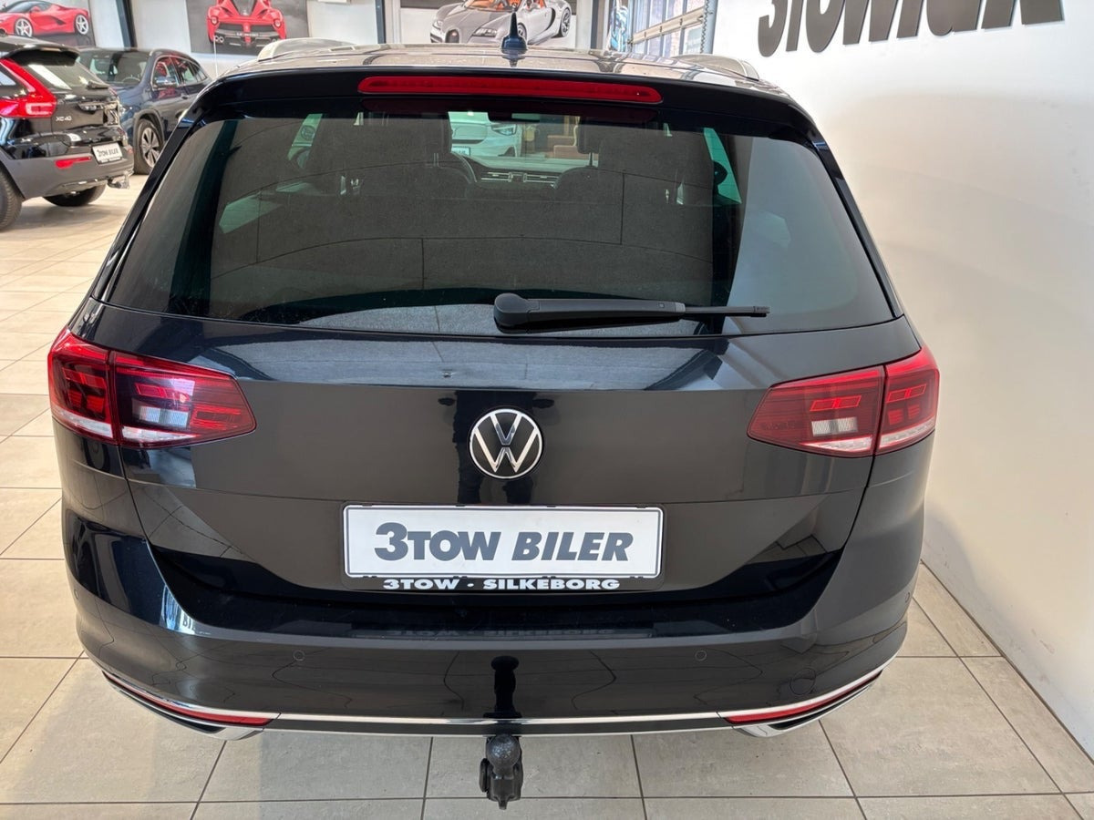 Sort VW Passat fra 2021