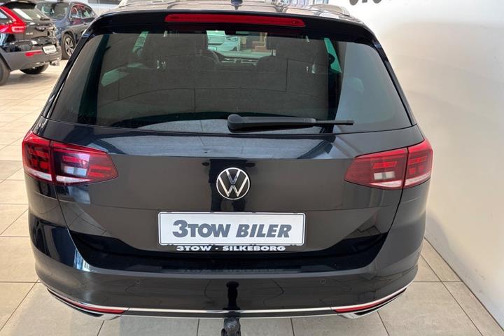 Sort VW Passat fra 2021