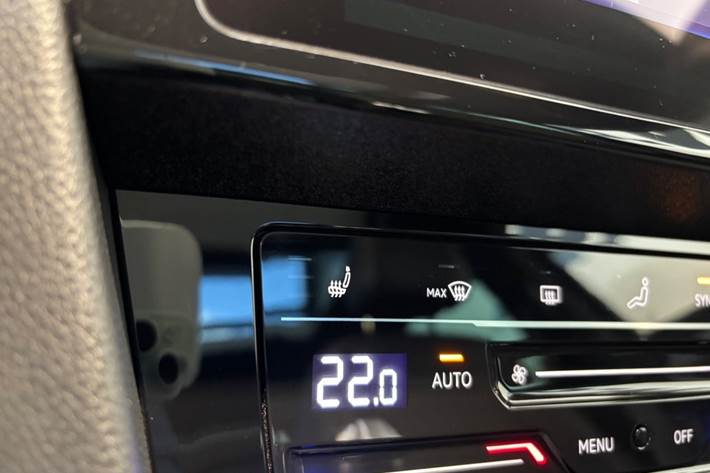 Sort VW Passat fra 2021