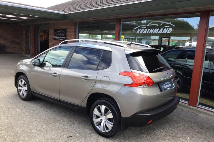 Brun Peugeot 2008 fra 2015