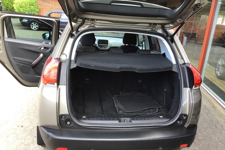Brun Peugeot 2008 fra 2015