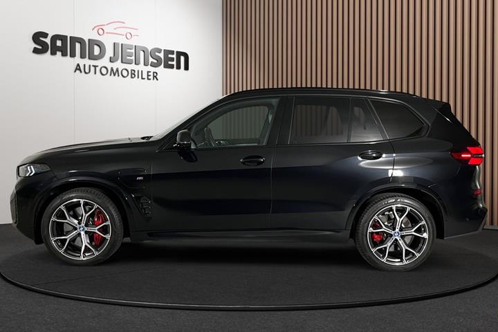 Sort BMW X5 fra 2025