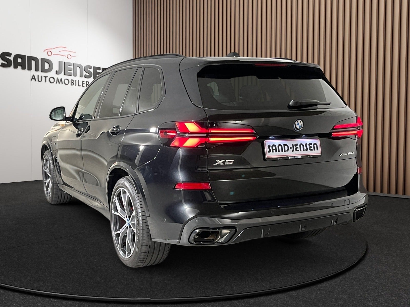 Sort BMW X5 fra 2025