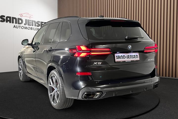 Sort BMW X5 fra 2025