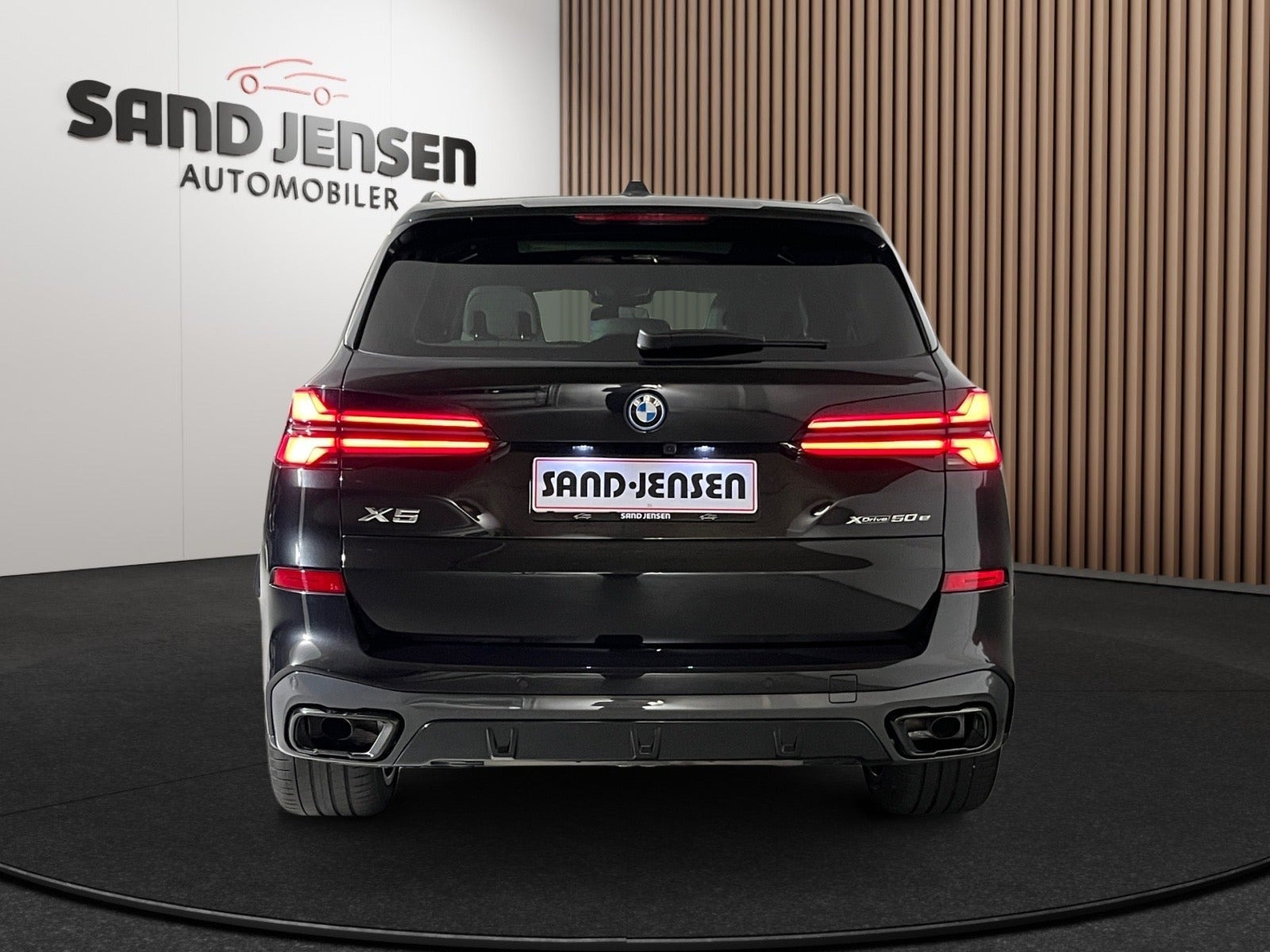 Sort BMW X5 fra 2025