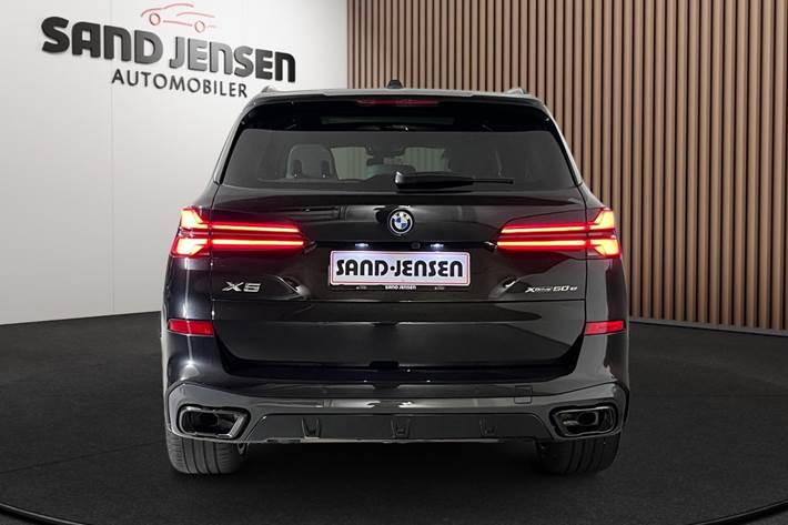 Sort BMW X5 fra 2025