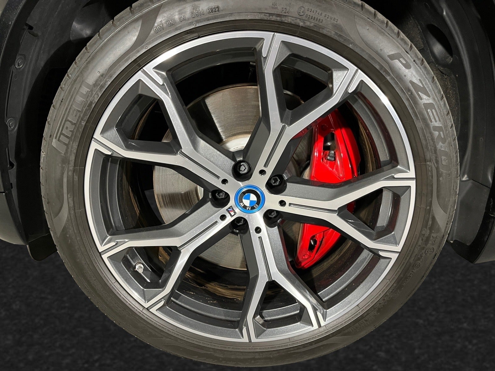 Sort BMW X5 fra 2025
