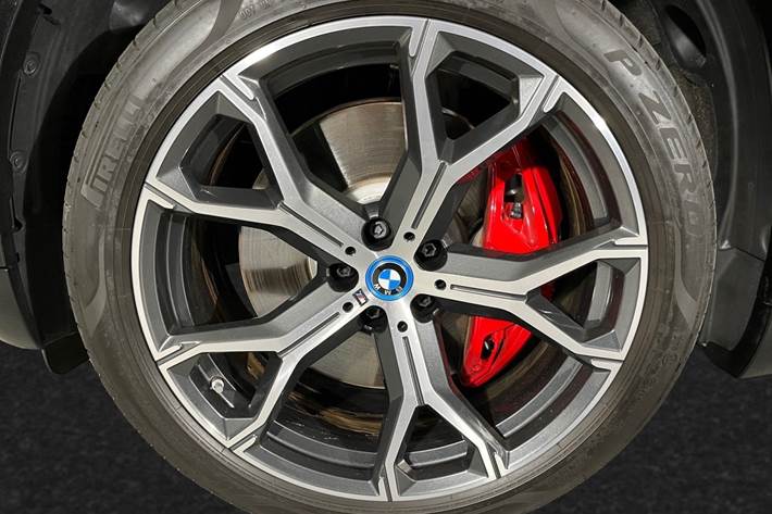 Sort BMW X5 fra 2025