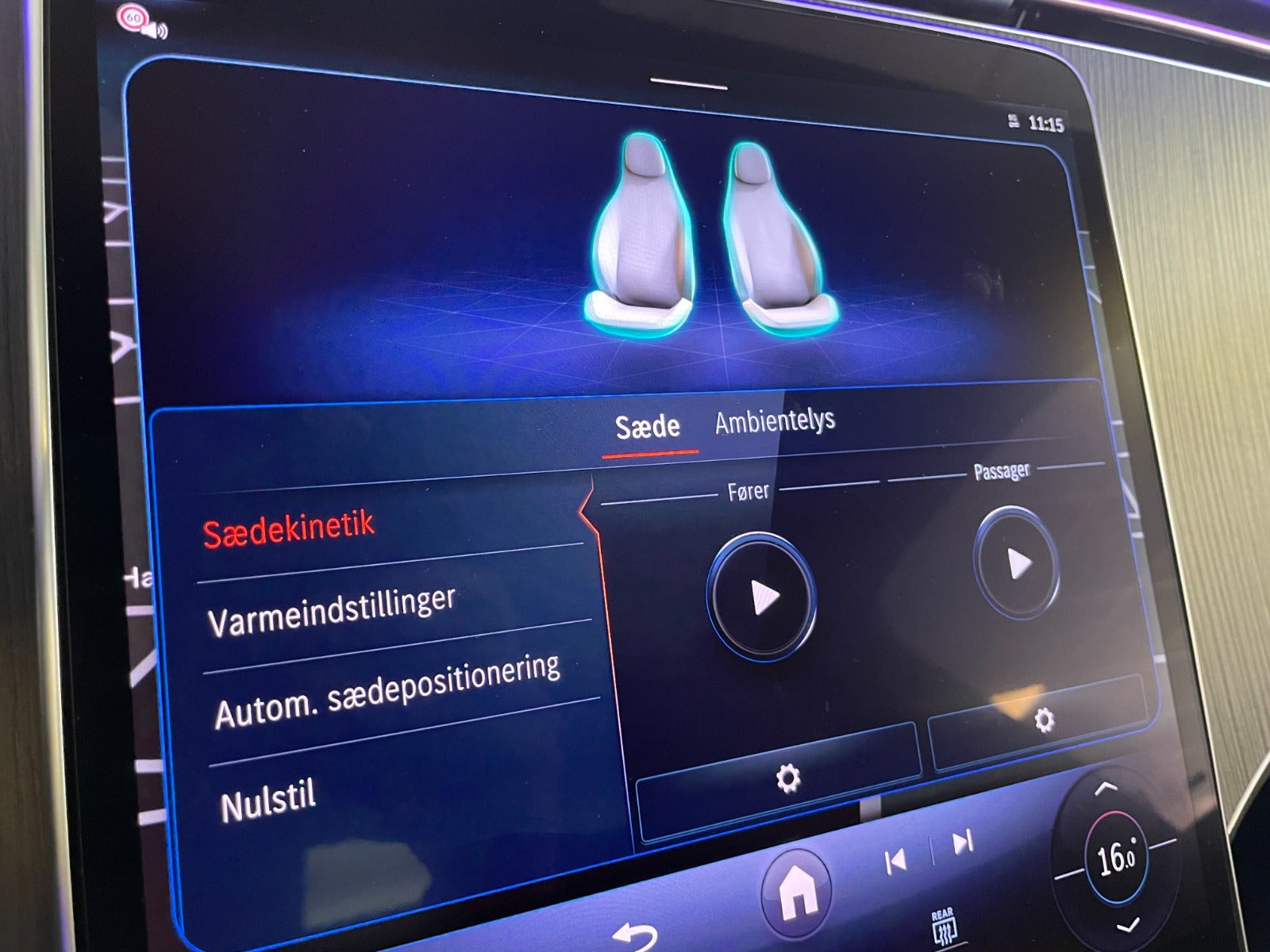 Sort Mercedes EQE350 SUV fra 2025