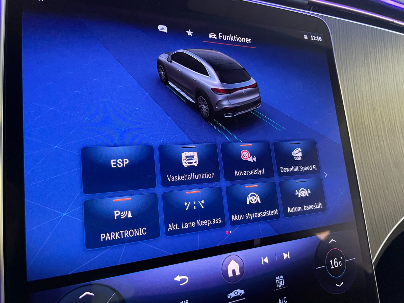 Sort Mercedes EQE350 SUV fra 2025