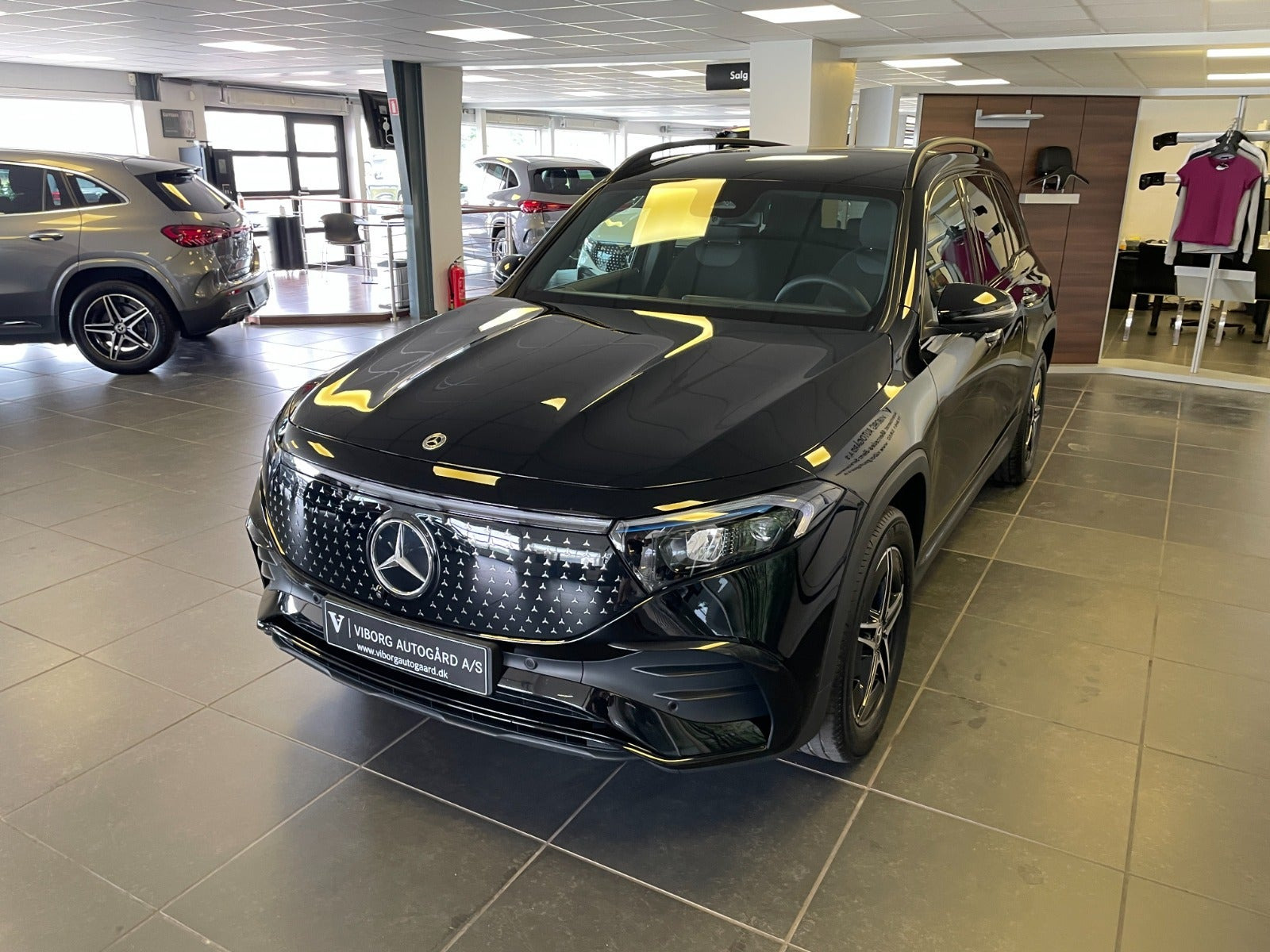 Sort Mercedes EQB250+ fra 2026