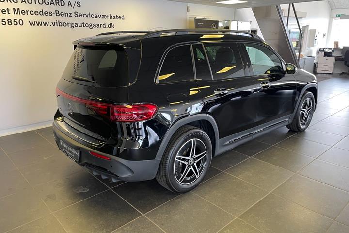 Sort Mercedes EQB250+ fra 2026