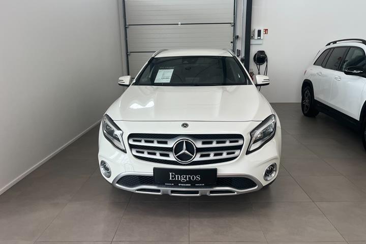 Sort Mercedes GLA220 d fra 2017