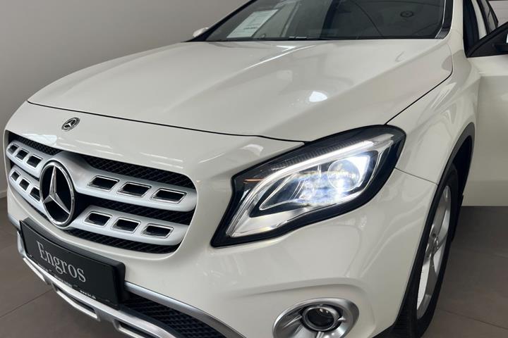 Sort Mercedes GLA220 d fra 2017
