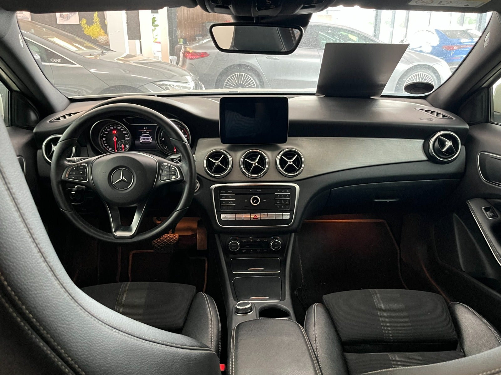 Sort Mercedes GLA220 d fra 2017