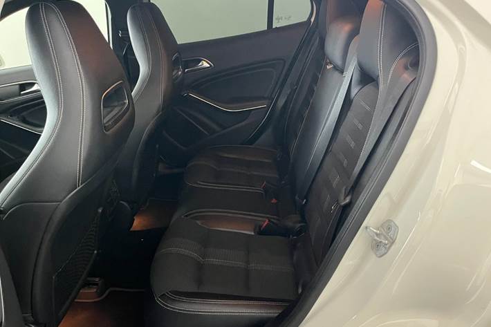 Sort Mercedes GLA220 d fra 2017