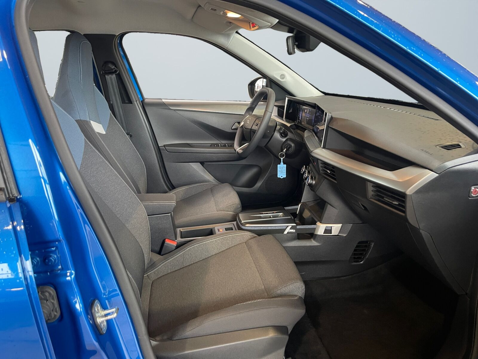 Blå Opel Frontera fra 2025