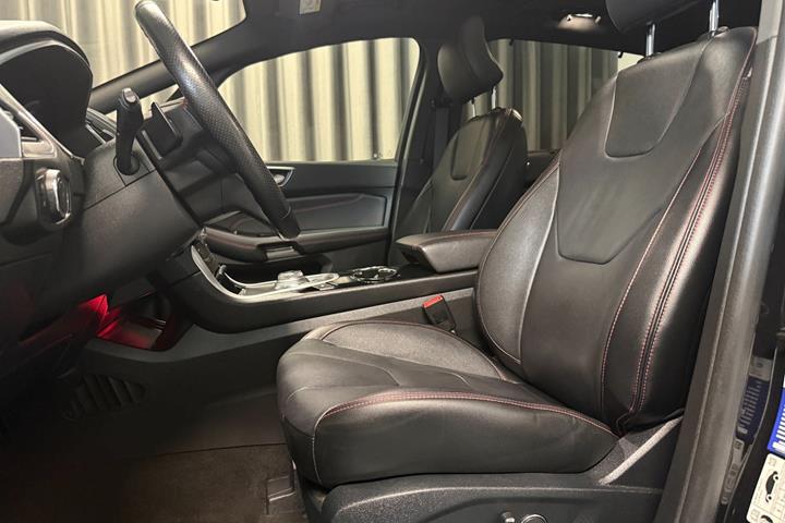 Sort Ford S-MAX fra 2020