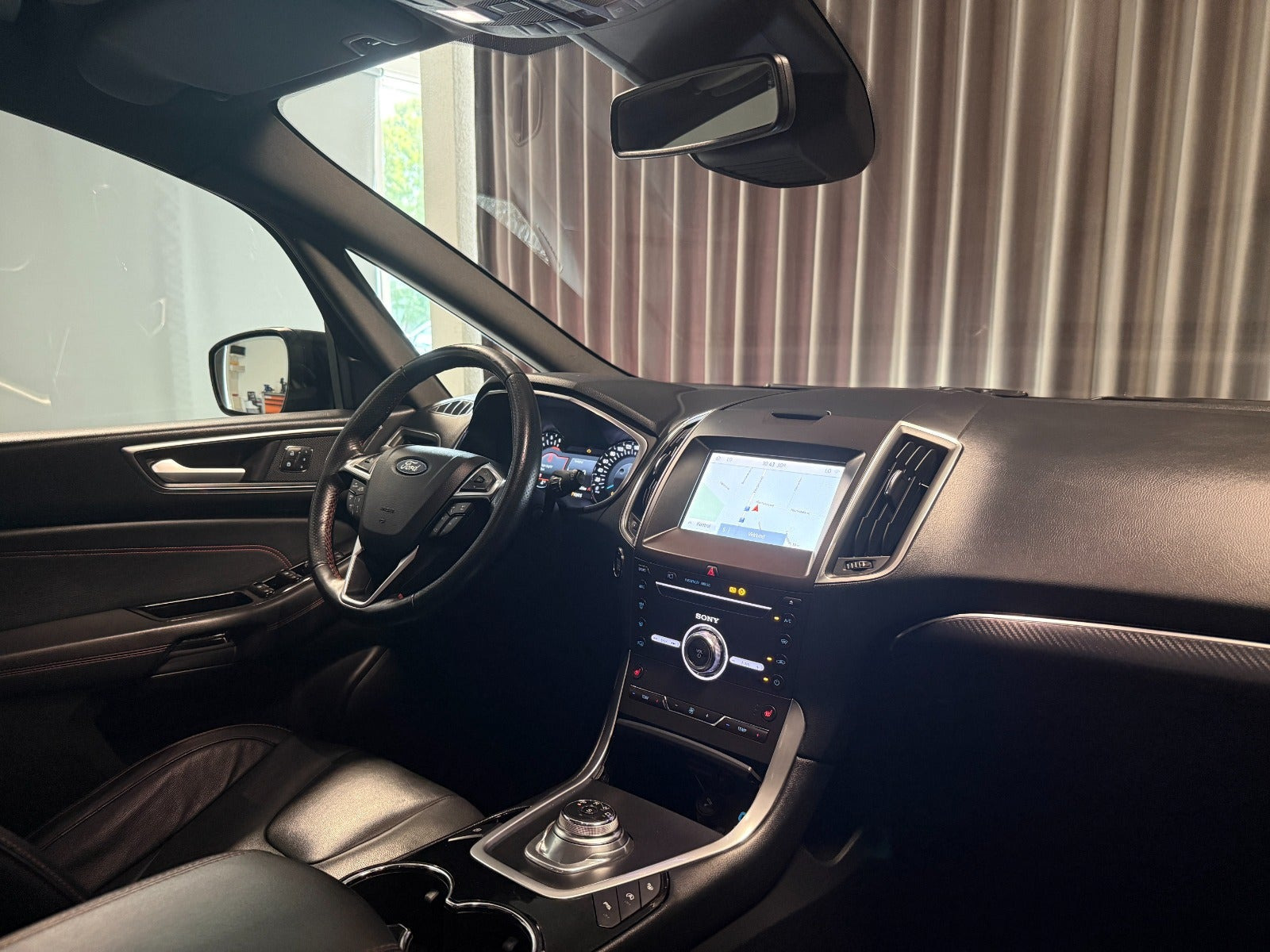 Sort Ford S-MAX fra 2020