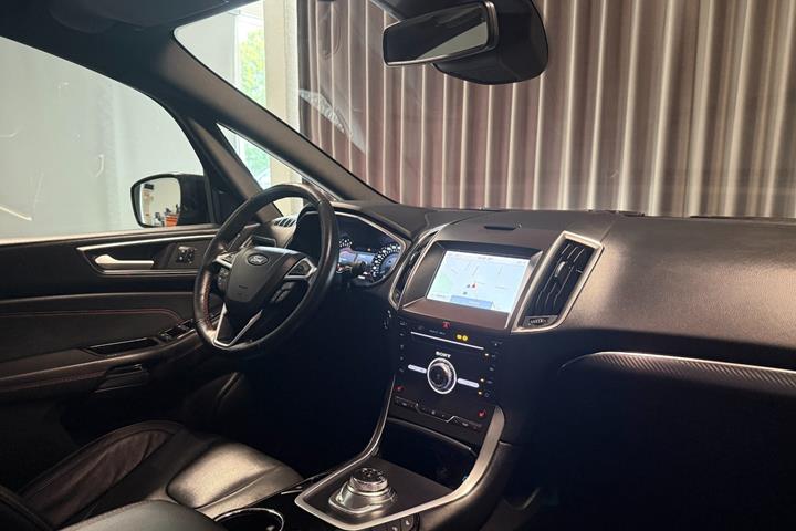 Sort Ford S-MAX fra 2020