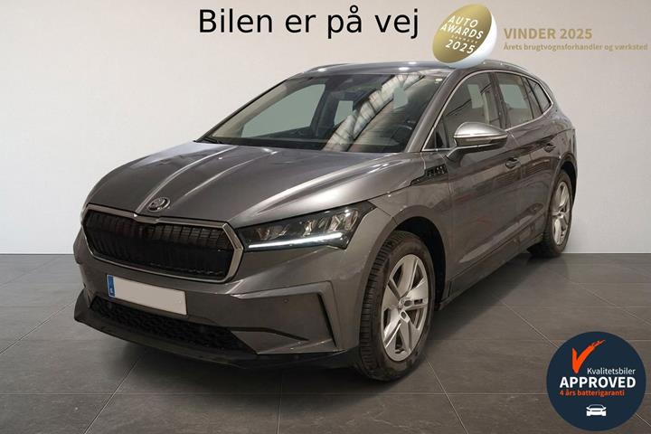 Grå Skoda Enyaq fra 2022 set udefra