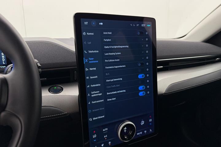 Grå Ford Mustang Mach-E fra 2024